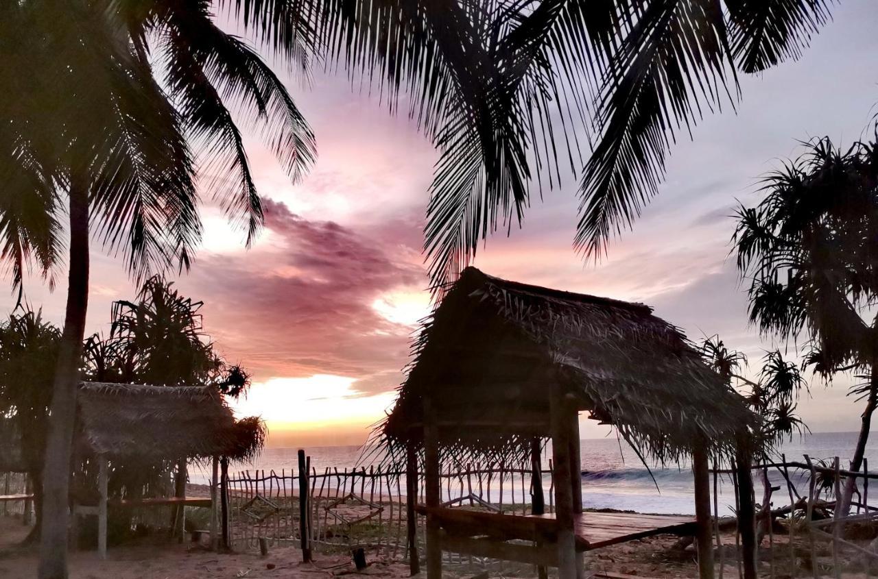 Helios Beach Resort Tangalle Exterior foto