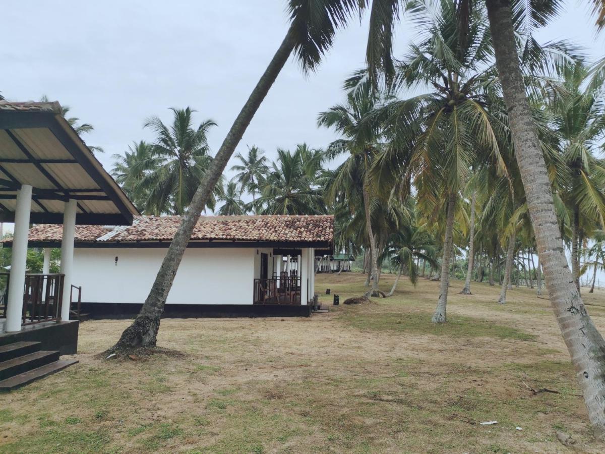Helios Beach Resort Tangalle Exterior foto