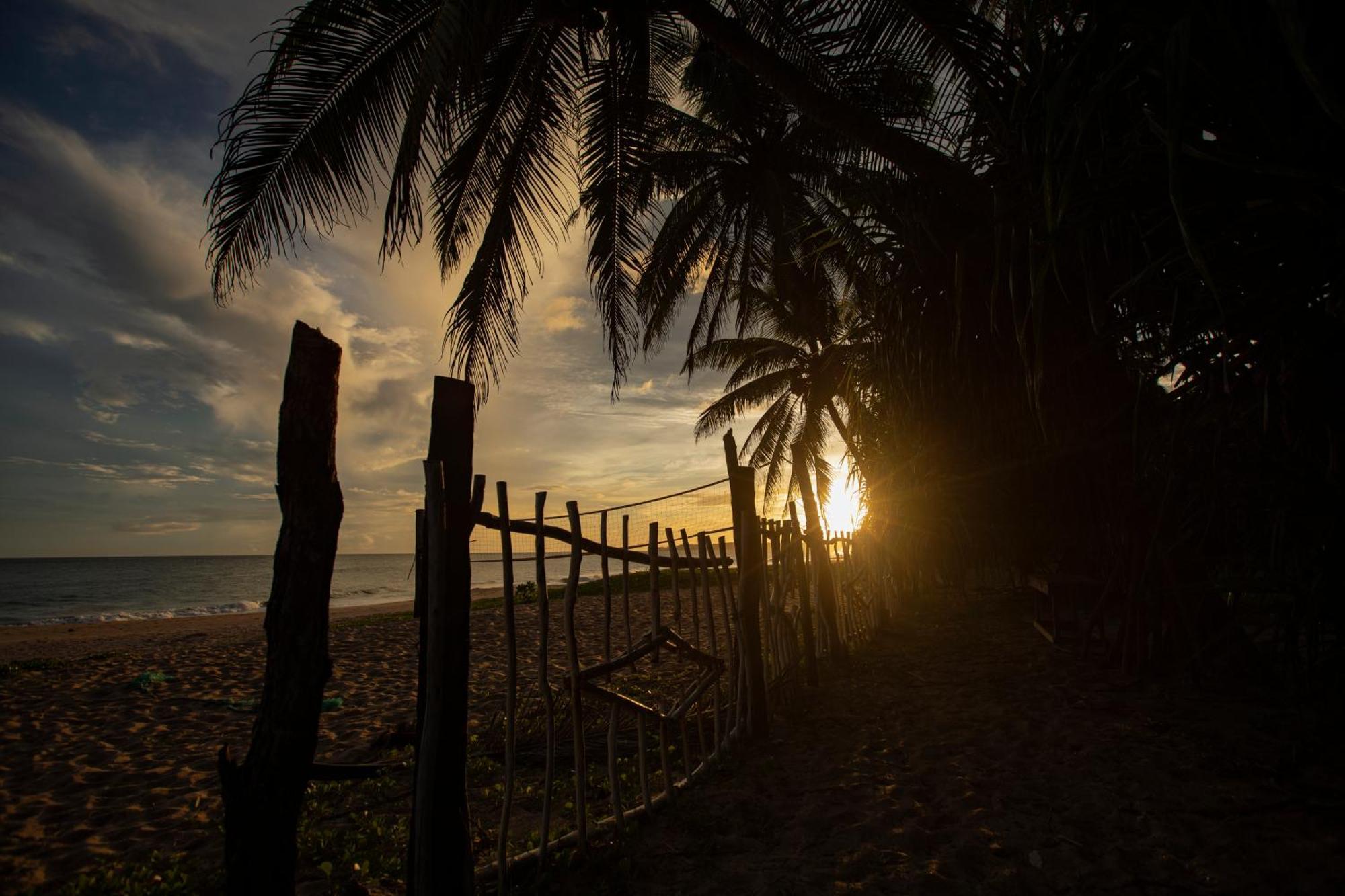 Helios Beach Resort Tangalle Exterior foto