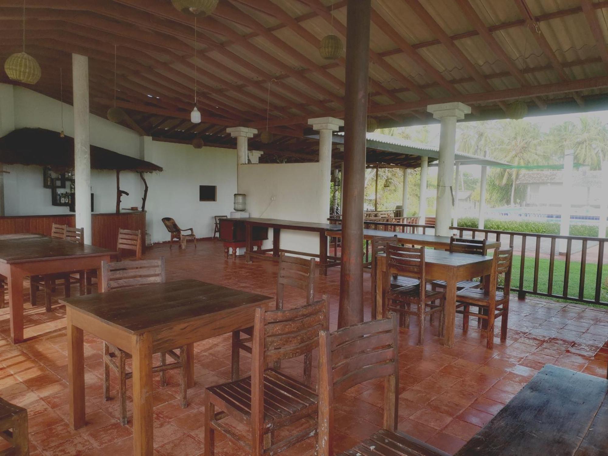 Helios Beach Resort Tangalle Exterior foto