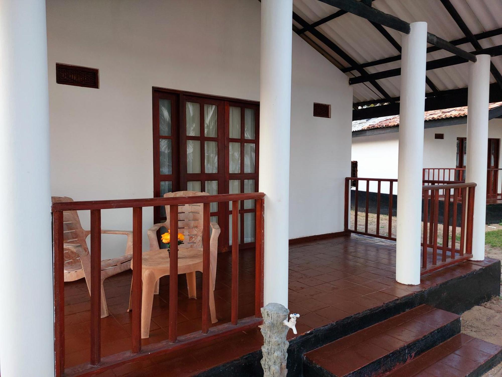 Helios Beach Resort Tangalle Exterior foto